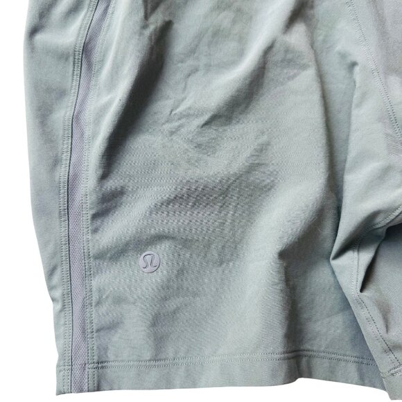 Lululemon’s Olive Green Men Small Pacer Shorts Lightweight Elastic Waist - Picture 4 of 5